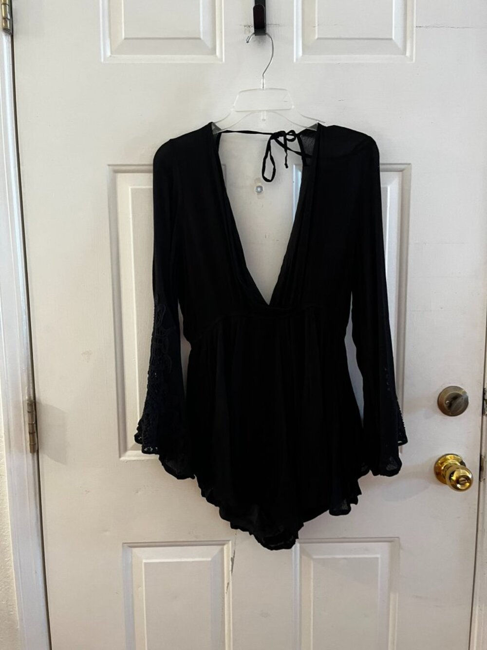 Haute Monde Woman's Black Lace Bell Sleeves V-Neck Romper/Jumpsuit  Sz Lr